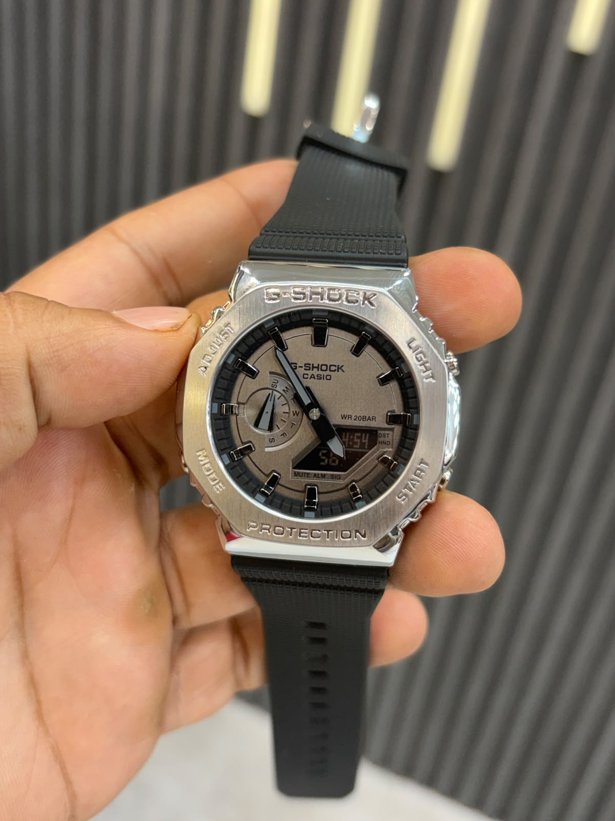53bb49f8-150c-4a39-b608-d23b9bdeeabe g-shock D 2100 silver grey dial ( with OG box ) - Image 1