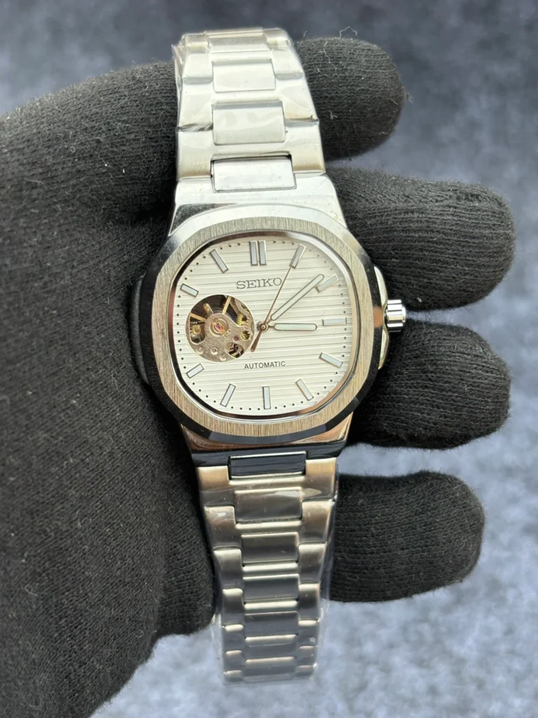 Seiko white dial chain refurbished_